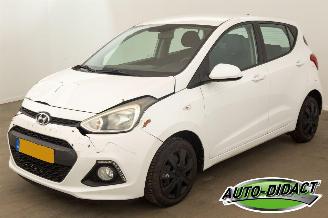 krockskadad bil auto Hyundai I-10 1.0i Airco 111.946 km 2014/3