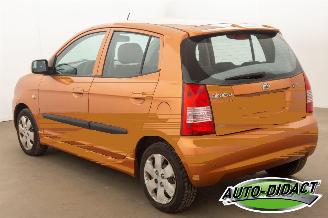Kia Picanto 1.0 LXE X-tra picture 3