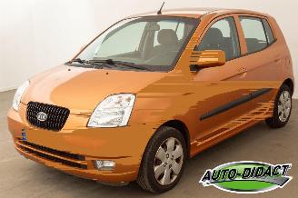 krockskadad bil auto Kia Picanto 1.0 LXE X-tra 2005/4
