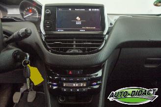 Peugeot 2008 1.2 Access Clima Navi picture 10