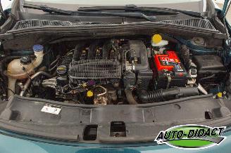 Peugeot 2008 1.2 Access Clima Navi picture 31