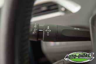Peugeot 2008 1.2 Access Clima Navi picture 17