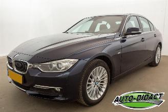 skadebil auto BMW 3-serie 316i Automaat Clima Navi Executive 2014/12