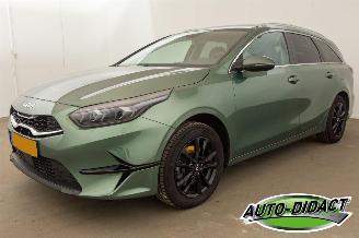 Schadeauto Kia Ceed 1.5 T-GDi Automaat Motorschade MHEV DynamicPlusLine 2023/2