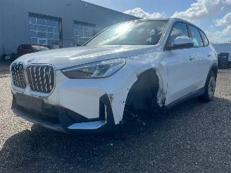 uszkodzony samochody osobowe BMW iX1 xDrive30 Automaat 18.900 km 200 kW 2023/10
