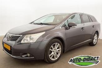Voiture accidenté Toyota Avensis 1.8 VVTi Clima Navi Camera Business 2011/1