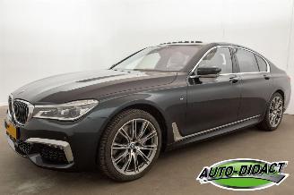 Damaged car BMW 7-serie 740d xDrive Automaat Navi Camera Elek Dak Leder High Executive 2019/2
