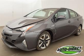 Damaged car Toyota Prius 1.8 Hybrid Automaat Clima Navi Camera 2019/1