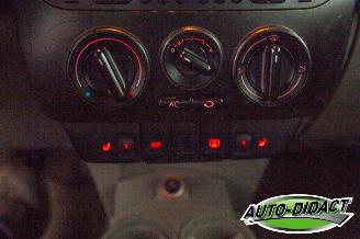 Volkswagen New-beetle Cabriolet 1.6 Airco picture 9