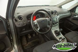 Ford Galaxy 2.0-16V Ghia Motorschade picture 22