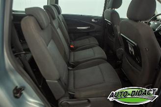 Ford Galaxy 2.0-16V Ghia Motorschade picture 21