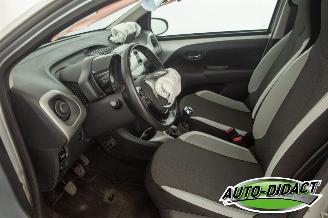 Toyota Aygo 1.0 X-Play Airco Camera picture 25