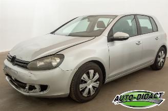 krockskadad bil auto Volkswagen Golf 136.442 KM A/C Clima 2011/5