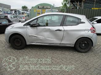 Peugeot 208 208 I (CA/CC/CK/CL) Hatchback 1.0 Vti 12V PureTech (EB0(ZMZ)) [50kW]  =
(03-2012/12-2019) picture 8