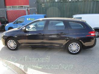 Peugeot 308 308 SW (L4/L9/LC/LJ/LR) Combi 5-drs 1.2 12V e-THP PureTech 110 (EB2DT(=
HNZ)) [81kW]  (03-2014/12-2021) picture 8