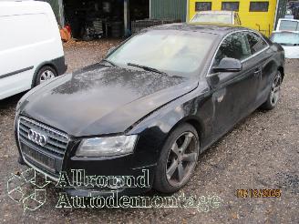 Sloopauto Audi A5 A5 (8T3) Coupé 2.7 TDI V6 24V (CGKA(Euro 5)) [140kW]  (06-2008/03-20=
12) 2009