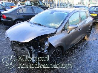 Dezmembrări autoturisme Renault Clio Clio IV Estate/Grandtour (7R) Combi 5-drs 0.9 Energy TCE 90 12V (H4B-4=
08(H4B-B4)) [66kW]  (01-2013/08-2021) 2015