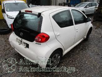 Toyota Aygo Aygo (B10) Hatchback 1.0 12V VVT-i (1KR-FE) [50kW]  (07-2005/05-2014) picture 3
