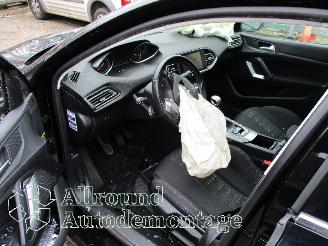 Peugeot 308 308 (L3/L8/LB/LH/LP) Hatchback 5-drs 1.2 12V e-THP PureTech 130 (EB2DT=
S(HNY)) [96kW]  (11-2013/06-2021) picture 9