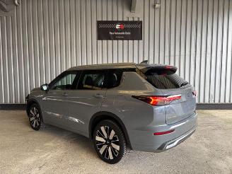 Mitsubishi Outlander 2.4 PHEV 4WD Top Panorama / VOLL picture 3