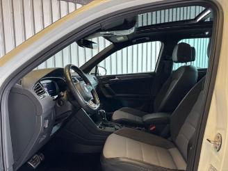 Volkswagen Tiguan Highline 2.0 TDI 4Motion R-Line Pano Voll picture 11