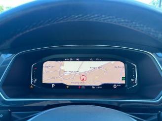 Volkswagen Tiguan Highline R-Line 4Motion DSG / Panorama picture 16