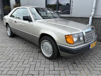  Mercedes 200-serie 230CE Automaat 1987/8