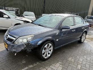 Opel Vectra 1.8 16V Executive Automaat picture 17