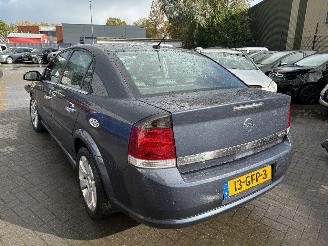 Opel Vectra 1.8 16V Executive Automaat picture 20