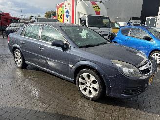 Opel Vectra 1.8 16V Executive Automaat picture 3