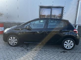 Peugeot 208 1.2 VTi Envy picture 5