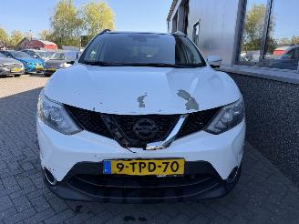 Nissan Qashqai 1.2 Premier Edition picture 3