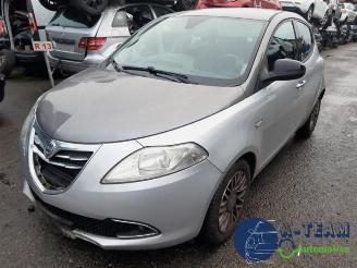 Vrakbiler auto Lancia Ypsilon Ypsilon (312), Hatchback, 2011 0.9 TwinAir 85 2011/6