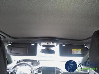 Peugeot 308 308 SW (L4/L9/LC/LJ/LR), Combi 5-drs, 2014 / 2021 1.2 12V e-THP PureTech 130 picture 22