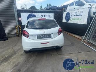 Auto da rottamare Peugeot 208 208 I (CA/CC/CK/CL), Hatchback, 2012 / 2019 1.2 12V e-THP PureTech 110 2017/3