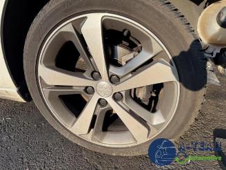 Peugeot 308 308 SW (L4/L9/LC/LJ/LR), Combi 5-drs, 2014 / 2021 1.2 12V e-THP PureTech 130 picture 13