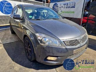 Vrakbiler auto Kia Cee d Cee'd (EDB5), Hatchback 5-drs, 2006 / 2012 1.4 CVVT 16V 2012/1
