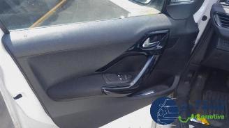 Peugeot 208 208 I (CA/CC/CK/CL), Hatchback, 2012 / 2019 1.4 HDi picture 23