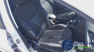 Peugeot 208 208 I (CA/CC/CK/CL), Hatchback, 2012 / 2019 1.4 HDi picture 19