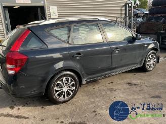 Kia Cee d Cee'd Sporty Wagon (EDF), Combi, 2007 / 2012 1.4 16V picture 14