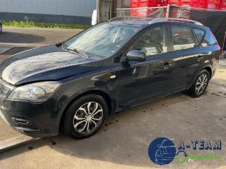Kia Cee d Cee'd Sporty Wagon (EDF), Combi, 2007 / 2012 1.4 16V picture 6