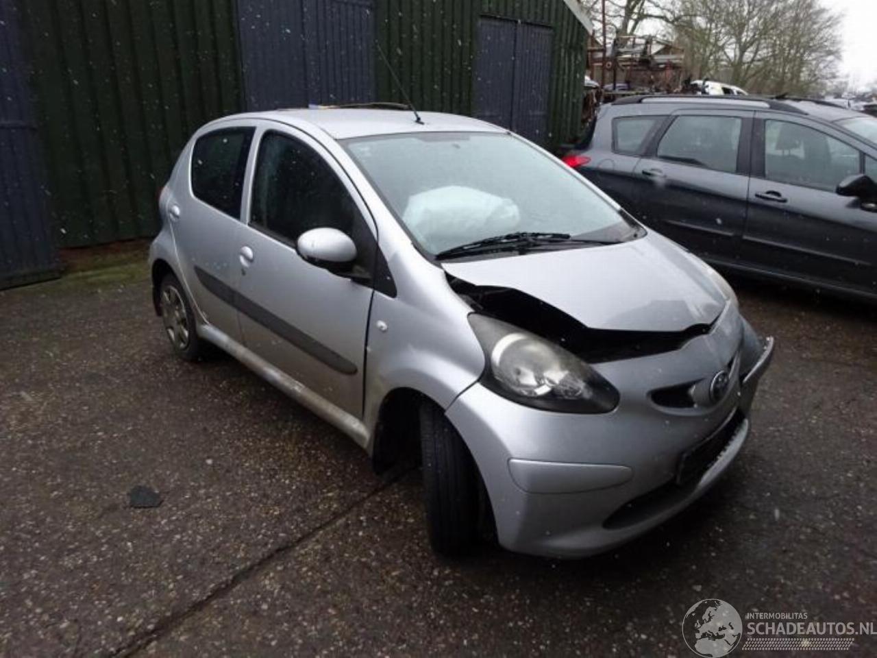 Toyota Aygo Aygo (B10), Hatchback, 2005 / 2014 1.0 12V VVT-i