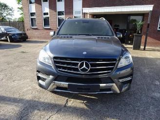 Coche siniestrado Mercedes ML ML III (166), SUV, 2011 / 2015 2.1 ML-250 CDI 16V BlueTEC 4-Matic 2012/5