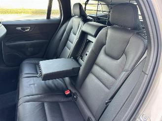 Volvo V-60 2.0 B3 Essential Edition picture 19