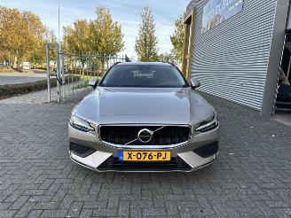 Volvo V-60 2.0 B3 Essential Edition picture 2