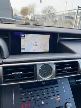 Lexus IS 300h Sport Edition picture 14