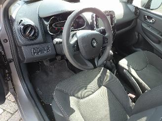 Renault Clio Clio IV (5R) Hatchback 5-drs 0.9 Energy TCE 90 12V (H4B-400(H4B-A4)) [=
66kW]  (11-2012/...) picture 13