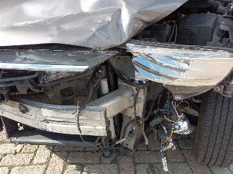 Renault Clio Clio IV (5R) Hatchback 5-drs 0.9 Energy TCE 90 12V (H4B-400(H4B-A4)) [=
66kW]  (11-2012/...) picture 6