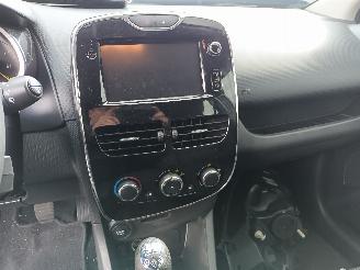 Renault Clio Clio IV (5R) Hatchback 5-drs 0.9 Energy TCE 90 12V (H4B-400(H4B-A4)) [=
66kW]  (11-2012/...) picture 15