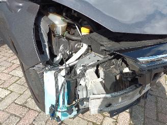 Renault Clio Clio IV (5R) Hatchback 5-drs 0.9 Energy TCE 90 12V (H4B-400(H4B-A4)) [=
66kW]  (11-2012/...) picture 4